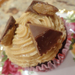 Recipe: Chocolate Cupcakes with Peanut Butter Icing