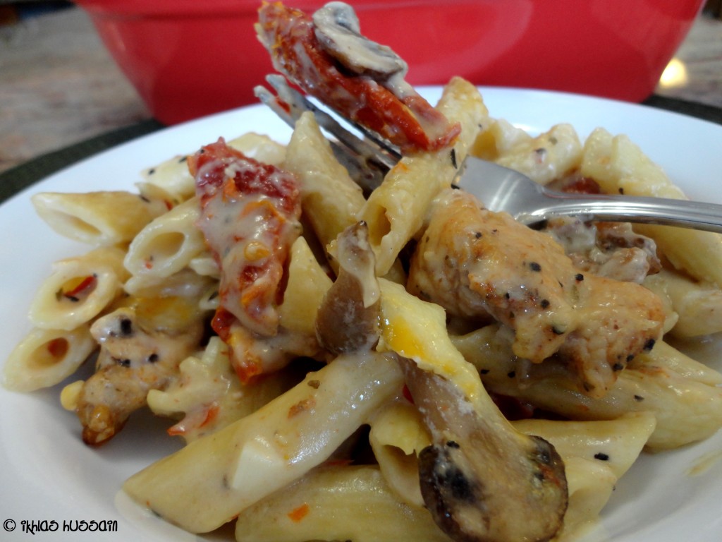 Baked Chicken Penne with Sundried Tomatoes and Mushrooms