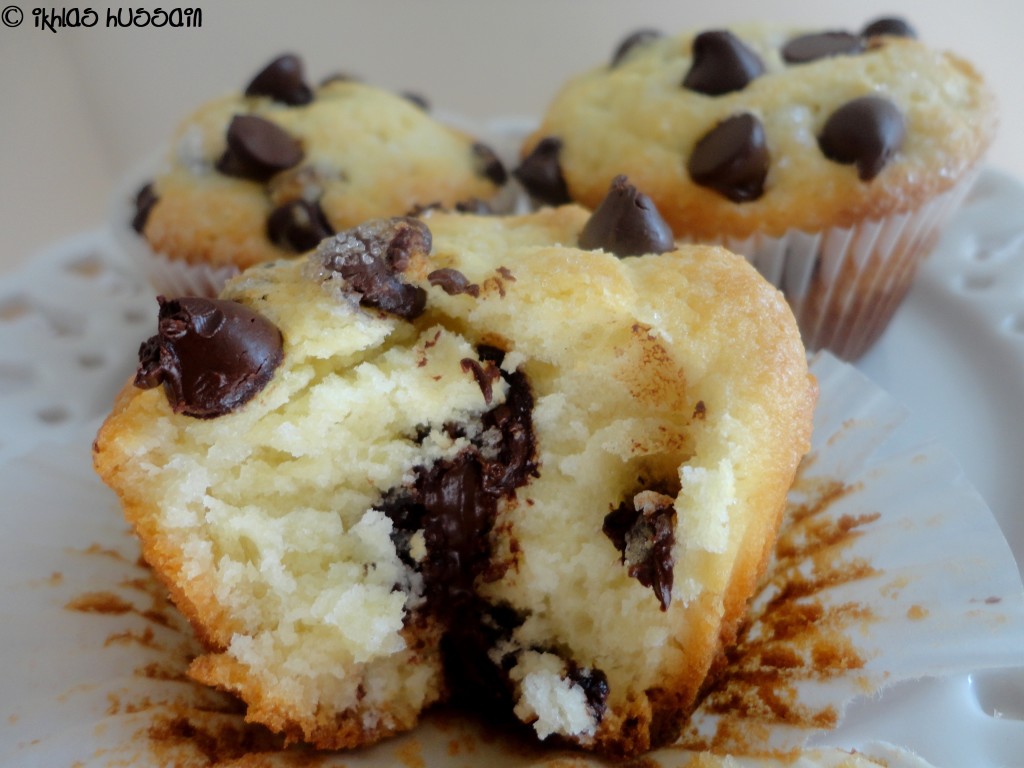 Chocolate Chip Buttermilk Muffins